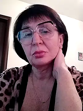 Snapshot of AlbinaXPretty chatting on February 16, 10:54 am AlbinaXPretty online show from February 16, 10:54 am