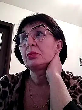 Snapshot of AlbinaXPretty chatting on February 16, 2:00 pm AlbinaXPretty online show from February 16, 2:00 pm
