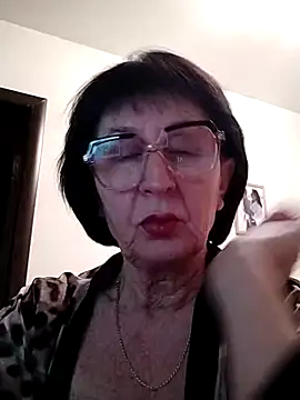Snapshot of AlbinaXPretty chatting on February 19, 9:25 pm AlbinaXPretty online show from February 19, 9:25 pm
