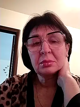 Snapshot of AlbinaXPretty chatting on February 24, 7:55 am AlbinaXPretty online show from February 24, 7:55 am