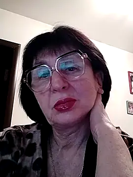 Snapshot of AlbinaXPretty chatting on February 28, 9:12 pm AlbinaXPretty online show from February 28, 9:12 pm