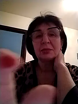 Snapshot of AlbinaXPretty chatting on March 2, 11:18 am AlbinaXPretty online show from March 2, 11:18 am