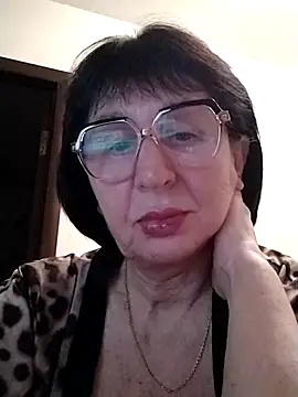 Snapshot of AlbinaXPretty chatting on March 5, 9:04 pm AlbinaXPretty online show from March 5, 9:04 pm