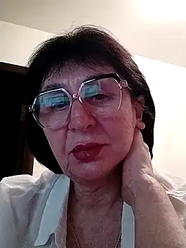 Snapshot of AlbinaXPretty chatting on March 7, 7:49 pm AlbinaXPretty online show from March 7, 7:49 pm
