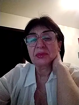 Snapshot of AlbinaXPretty chatting on March 9, 7:15 pm AlbinaXPretty online show from March 9, 7:15 pm