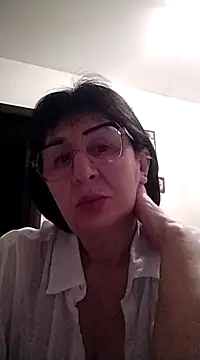 Snapshot of AlbinaXPretty chatting on March 18, 9:21 pm AlbinaXPretty online show from March 18, 9:21 pm