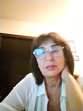 Snapshot of AlbinaXPretty chatting on September 11, 7:36 pm AlbinaXPretty online show from September 11, 7:36 pm