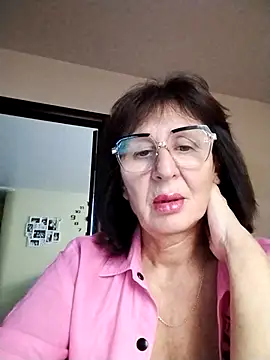 Snapshot of AlbinaXPretty chatting on September 18, 8:05 am AlbinaXPretty online show from September 18, 8:05 am