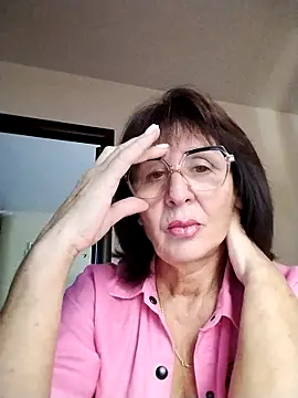 Snapshot of AlbinaXPretty chatting on September 28, 7:25 am AlbinaXPretty online show from September 28, 7:25 am