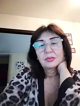 Snapshot of AlbinaXPretty chatting on October 4, 9:29 am AlbinaXPretty online show from October 4, 9:29 am