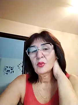Snapshot of AlbinaXPretty chatting on October 5, 6:56 am AlbinaXPretty online show from October 5, 6:56 am