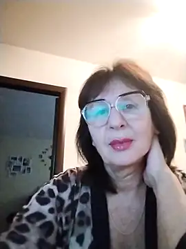 Snapshot of AlbinaXPretty chatting on October 8, 6:22 am AlbinaXPretty online show from October 8, 6:22 am