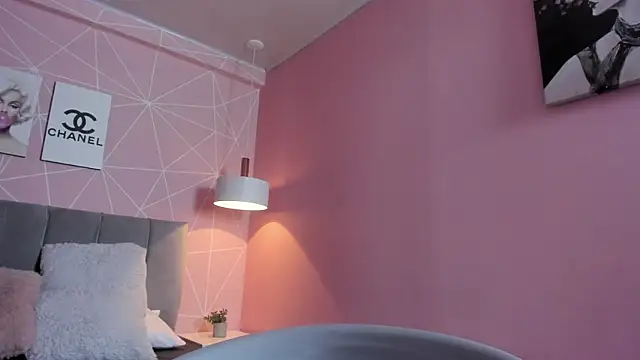 Snapshot of dolly_zoe chatting on October 17, 11:51 pm dolly zoe online show from October 17, 11:51 pm