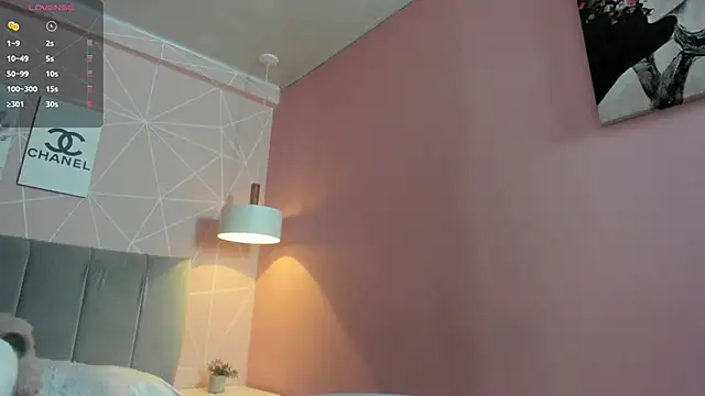 Snapshot of dolly_zoe chatting on December 15, 4:06 am dolly zoe online show from December 15, 4:06 am