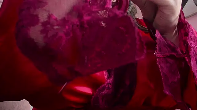 Snapshot of dolly_zoe chatting on December 20, 1:45 am dolly zoe online show from December 20, 1:45 am