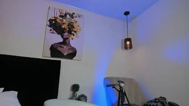 Snapshot of dolly_zoe chatting on February 7, 5:00 am dolly zoe online show from February 7, 5:00 am