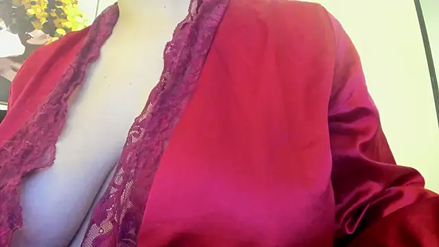 Snapshot of dolly_zoe chatting on February 11, 1:10 am dolly zoe online show from February 11, 1:10 am