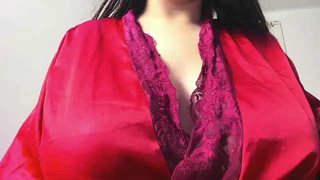 Snapshot of dolly_zoe chatting on February 14, 6:32 am dolly zoe online show from February 14, 6:32 am