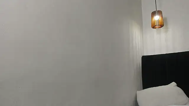 Snapshot of dolly_zoe chatting on February 18, 5:03 am dolly zoe online show from February 18, 5:03 am