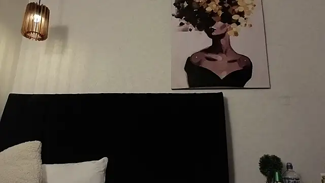 Snapshot of dolly_zoe chatting on February 27, 5:18 am dolly zoe online show from February 27, 5:18 am