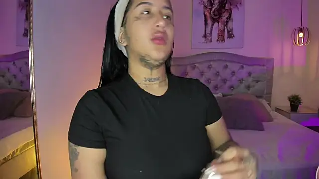 ayshel   online show from November 18, 5:12 am