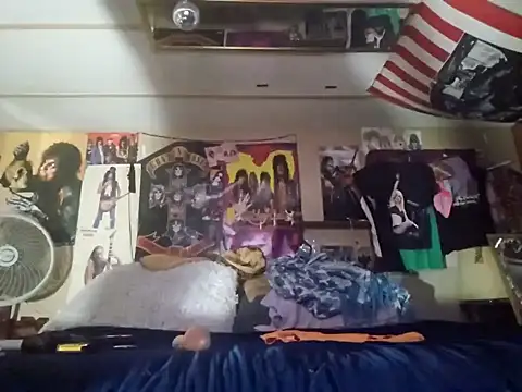 Snapshot of j_hollywood91 chatting on February 8, 7:48 am j hollywood91 online show from February 8, 7:48 am