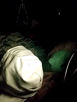 Snapshot of j_hollywood91 chatting on December 15, 3:55 am j hollywood91 online show from December 15, 3:55 am