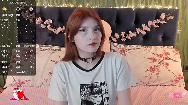 Snapshot of AliceLanley chatting on September 27, 11:37 am AliceLanley online show from September 27, 11:37 am