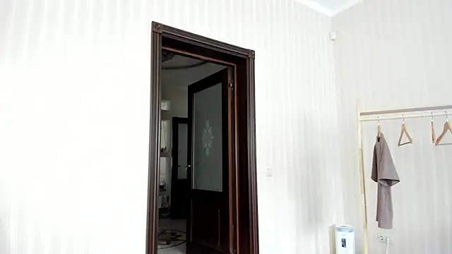 ooksiiii online show from March 6, 12:52 pm