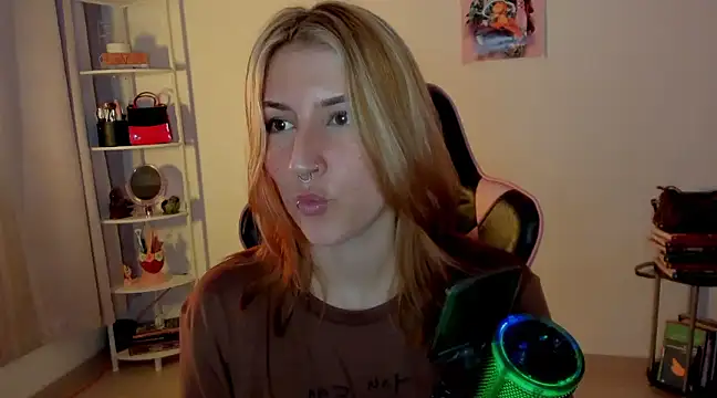 Snapshot of Dakotaa_ chatting on February 2, 10:49 pm Dakotaa online show from February 2, 10:49 pm