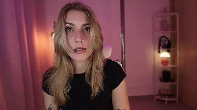 Snapshot of Dakotaa_ chatting on December 3, 4:31 am Dakotaa online show from December 3, 4:31 am