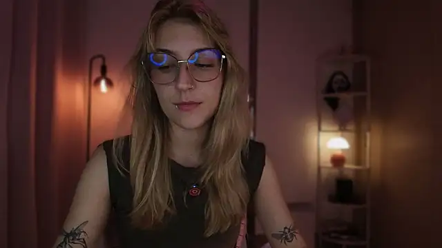 Dakotaa  online show from February 14, 2:30 am