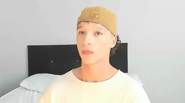 angelcortes online show from March 1, 10:53 pm