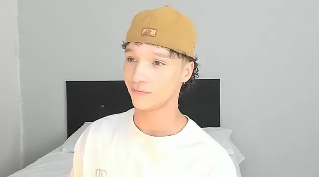 angelcortes online show from March 5, 6:34 pm