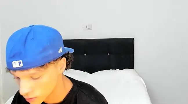 angelcortes online show from March 14, 10:27 pm