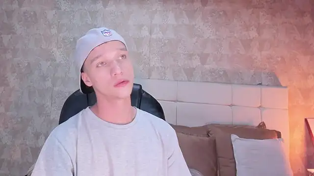 angelcortes online show from January 15, 9:29 pm