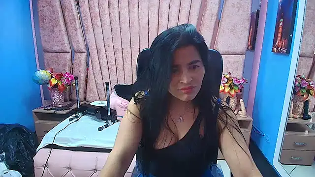 Snapshot of HornySkinny26 chatting on November 28, 4:59 am HornySkinny26 online show from November 28, 4:59 am