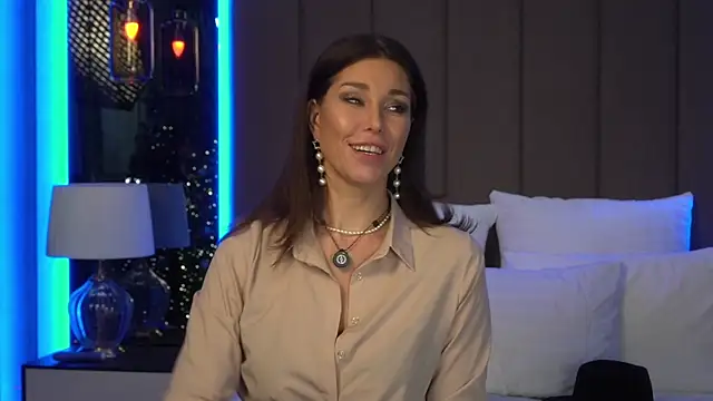 Arte Adelle online show from January 6, 3:20 am