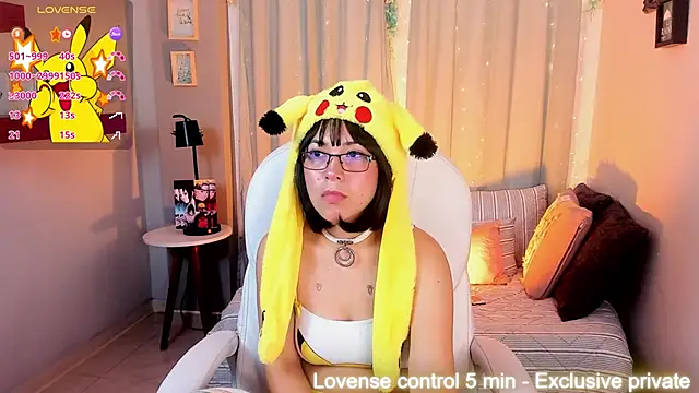 CoralineRicce  online show from February 6, 5:14 am