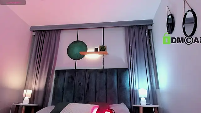 CoralineRicce  online show from November 4, 9:58 pm