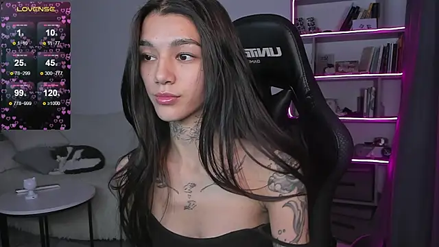 Snapshot of vinkitinkii chatting on December 21, 9:12 am vinkitinkii online show from December 21, 9:12 am