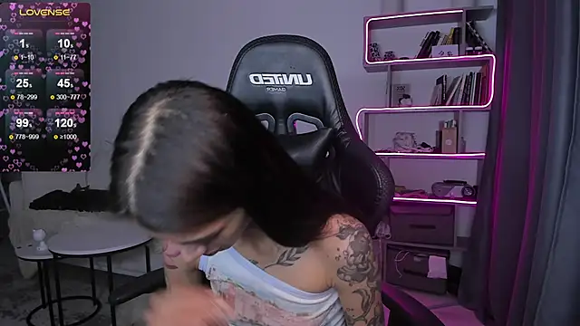 Snapshot of vinkitinkii chatting on January 2, 10:16 am vinkitinkii online show from January 2, 10:16 am