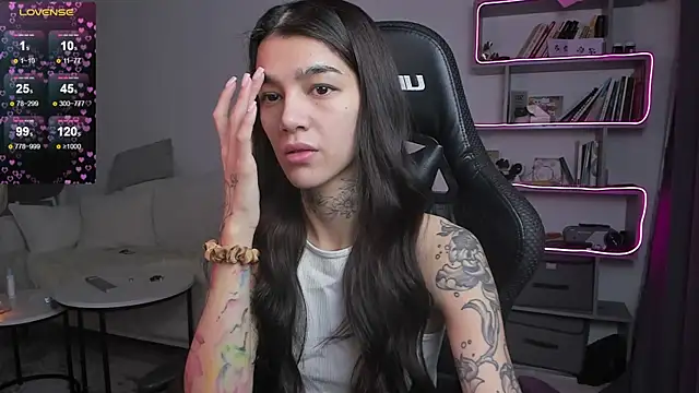 Snapshot of vinkitinkii chatting on February 16, 6:32 am vinkitinkii online show from February 16, 6:32 am