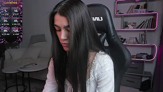 Snapshot of vinkitinkii chatting on February 19, 6:33 am vinkitinkii online show from February 19, 6:33 am