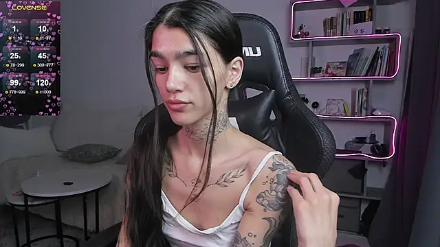 Snapshot of vinkitinkii chatting on March 2, 6:37 am vinkitinkii online show from March 2, 6:37 am