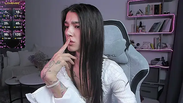 Snapshot of vinkitinkii chatting on March 17, 9:12 am vinkitinkii online show from March 17, 9:12 am