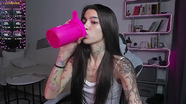 Snapshot of vinkitinkii chatting on March 20, 6:08 am vinkitinkii online show from March 20, 6:08 am