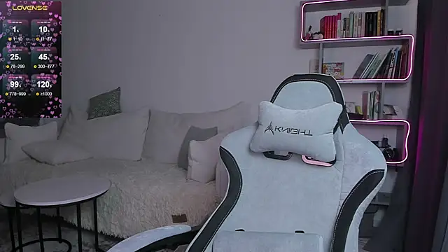 Snapshot of vinkitinkii chatting on March 22, 6:00 am vinkitinkii online show from March 22, 6:00 am