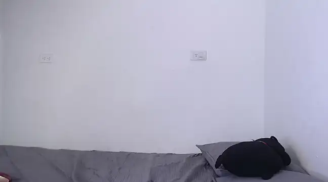 yungelitamor  online show from January 14, 8:20 am