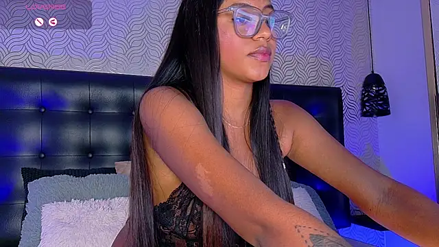 charlotteeruss online show from March 17, 9:23 pm